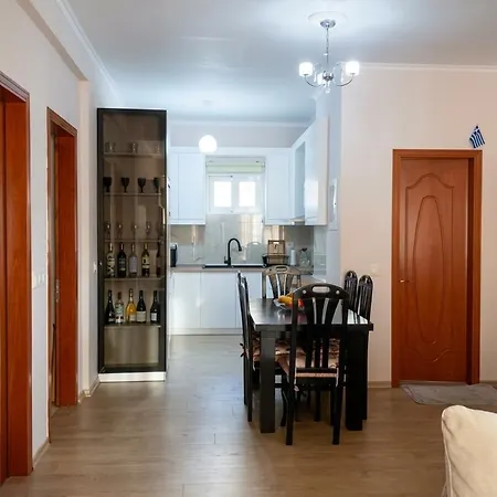 Sarsed Home, Sarande